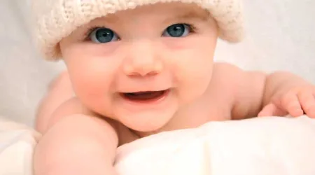 Anuncio de aborto protagonizado por una bebé causa polémica en redes [VIDEO]