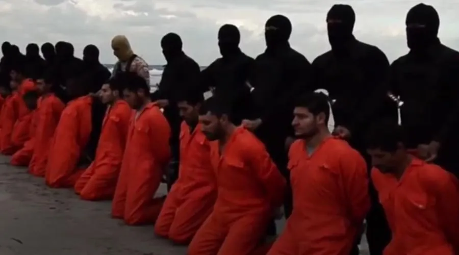Imagen del video del martirio de los 21 cristianos coptos a manos del ISIS / Foto: Captura YouTube RTRTruthMedia