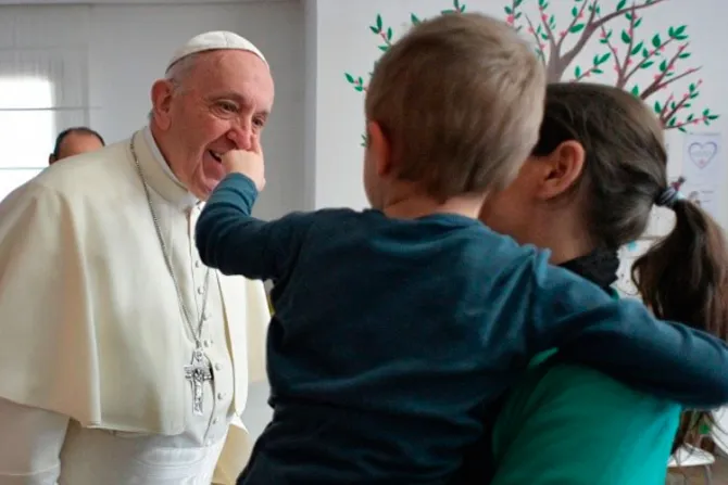 Viernes de la Misericordia: Visita sorpresa del Papa a madres detenidas junto a sus hijos