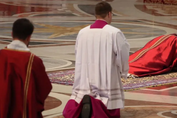 Viernes Santo: Papa Francisco preside la celebración de la Pasión del Señor en Vaticano
