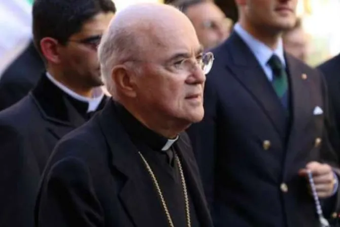 Caso Viganò: Exnuncio critica al Papa por manejo de dos acusaciones de abusos