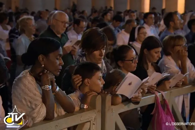 20 años de la Evangelium Vitae: Vaticano convoca a Vigilia y Rosario por la vida
