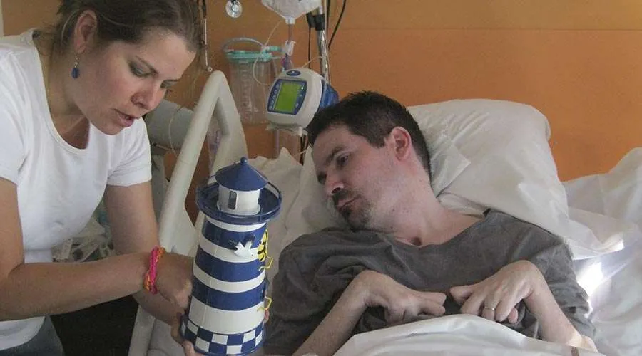 70 médicos denuncian que a Vincent Lambert quieren aplicarle una eutanasia “camuflada”