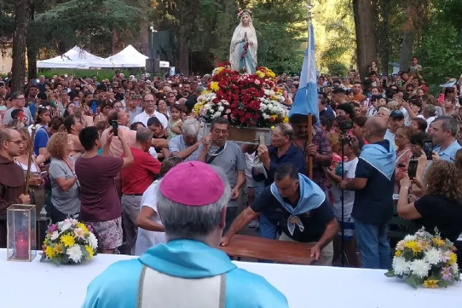 Miles celebraron a Nuestra Señora de Lourdes en los santuarios de Argentina