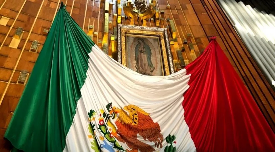 Imagen original de Nuestra Señora de Guadalupe en su santuario de Ciudad de México. Crédito: David Ramos / ACI Prensa.