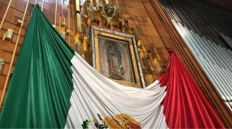 Imagen original de la Virgen de Guadalupe en su Santuario en Ciudad de México. Crédito: David Ramos / ACI Prensa.