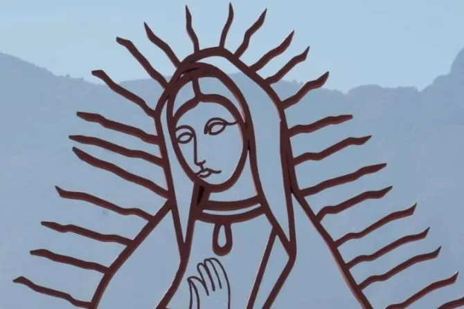 Reinstalan imagen de la Virgen de Guadalupe que reapareció tras huracán en México