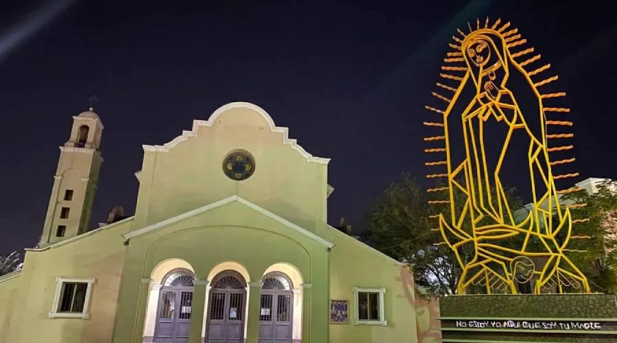 Réplica de la imagen de la Virgen de Guadalupe rescatada en 2020, en el atrio de parroquia Reina de México. Crédito: Edson Valdez / Pastoral Siglo XXI.?w=200&h=150