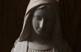Imagen referencial / Estatua de la Virgen Maru00eda. Cru00e9dito: Josh Applegate / Unsplash. 