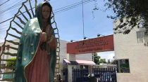 Imagen de la Virgen de Guadalupe que recorre hospitales que atienden enfermos de coronavirus COVID-19. Cru00e9dito: Uniu00f3n de Voluntades.