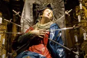 ¿Cómo consolar a Nuestra Señora de los Dolores siguiendo el mensaje de Fátima?