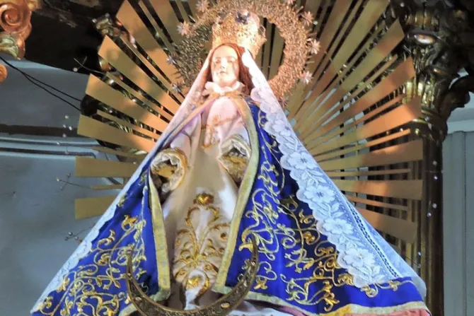En aeropuertos de Argentina rezan novena en honor a la Virgen del Buen Viaje