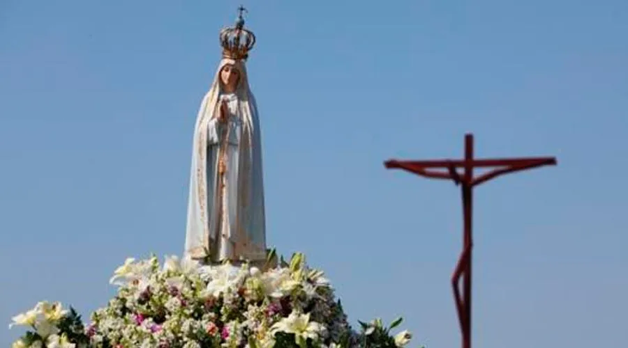 Imagen de la Virgen de Fátima en el Santuario en Portugal / Foto: Facebook Santuario de Fátima