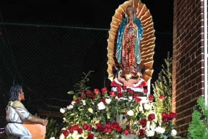 Parroquia reemplaza estatua de la Virgen de Guadalupe vandalizada en Estados Unidos