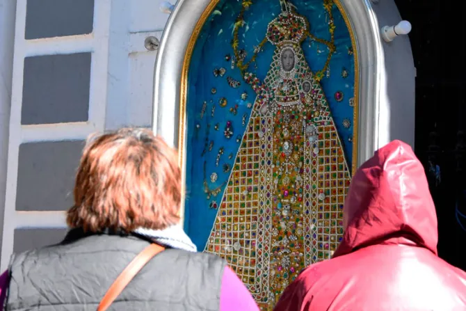 Bolivianos piden la protección de la Virgen de Guadalupe ante pandemia del coronavirus