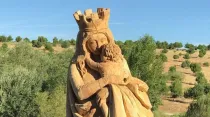 Virgen del Abrazo de parque de Valdebebas, Madrid (España). Foto: Petición de Change. 