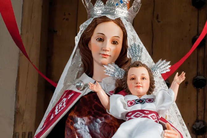 Virgen del Carmen recorre las calles ante amenaza del aborto en Chile