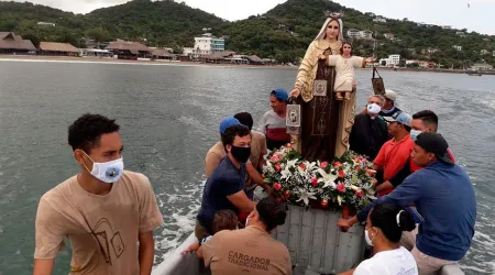 VIRAL: En medio de la pandemia, Virgen del Carmen lleva su bendición desde altamar