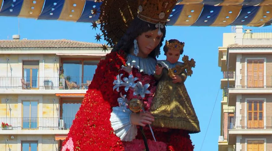 La Virgen de los Desamparados en Valencia. Crédito: Emilio García (CC BY-SA 2.0)?w=200&h=150
