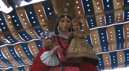 El pueblo católico repudia cartel blasfemo contra la Virgen en España, dice sacerdote