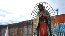 Imagen de la Virgen de Guadalupe en Tijuana, en la frontera de Estados Unidos y México. Foto: Unión de Voluntades.