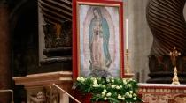 La imagen de la Virgen de Guadalupe en la Basu00edlica de San Pedro. Foto: Daniel Ibu00e1u00f1ez / ACI Prensa