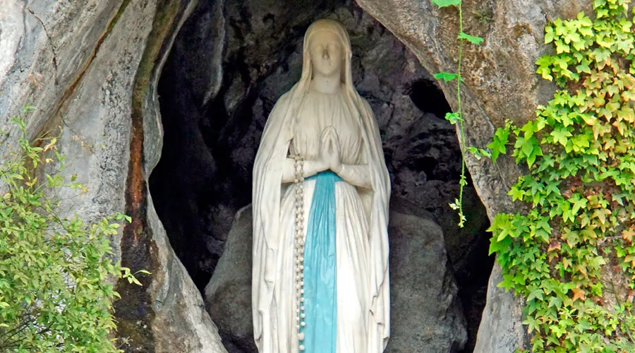 Virgen de Lourdes. Crédito: Dennis Jarvis (CC BY-SA 2.0)?w=200&h=150