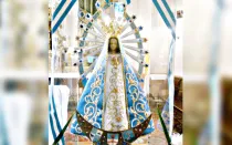 La imagen de la Virgen de Luján, Patrona de Argentina (Foto Monique_CC-BY-SA-3.0)