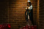 En 11 cementerios católicos rezarán el Rosario por las madres fallecidas