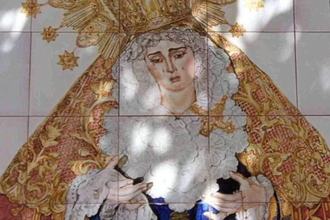 Atacan iglesia con pintas feministas con alusión a la Virgen y el aborto