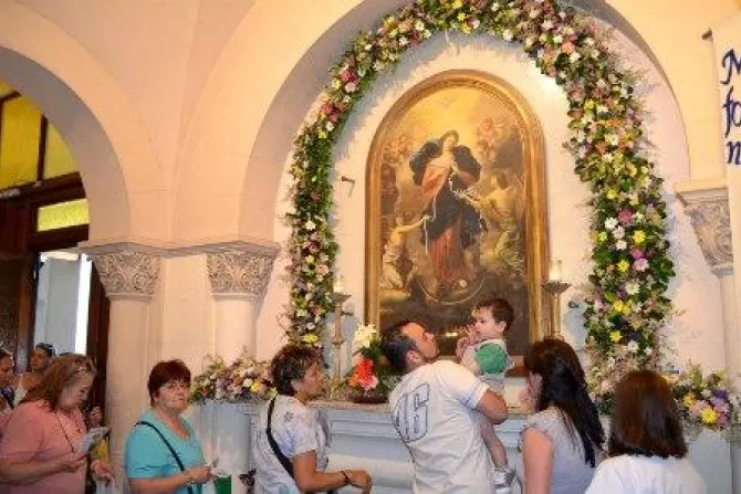 Miles festejaron a la Virgen Desatanudos en Argentina, advocación favorita del Papa Francisco