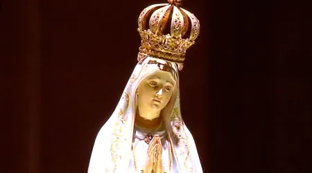 Vigilia por la Virgen de Fátima: Cardenal invita a responder a pandemia con el Rosario
