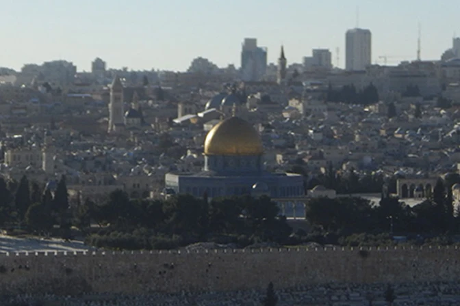 Cardenal pide ser solidarios con cristianos de Tierra Santa en colecta de Viernes Santo