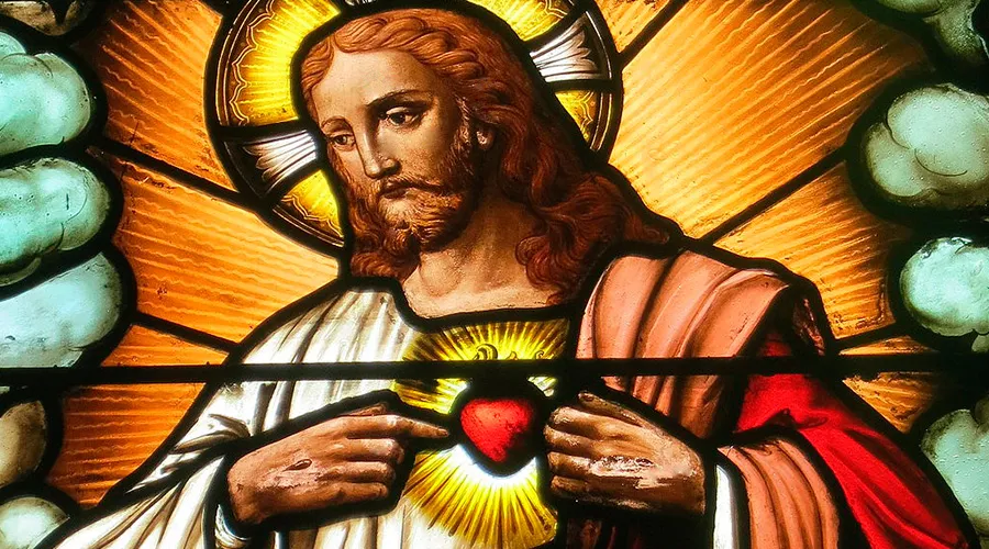 Vitral Sagrado Corazón de Jesús. Foto: Wikipedia Nheyob (CC-BY-SA-3.0)?w=200&h=150