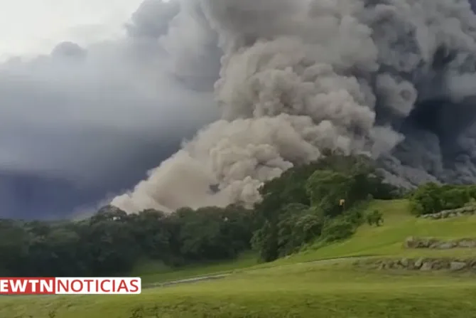 Obispo publica mensaje de esperanza a un año de tragedia del Volcán de Fuego en Guatemala