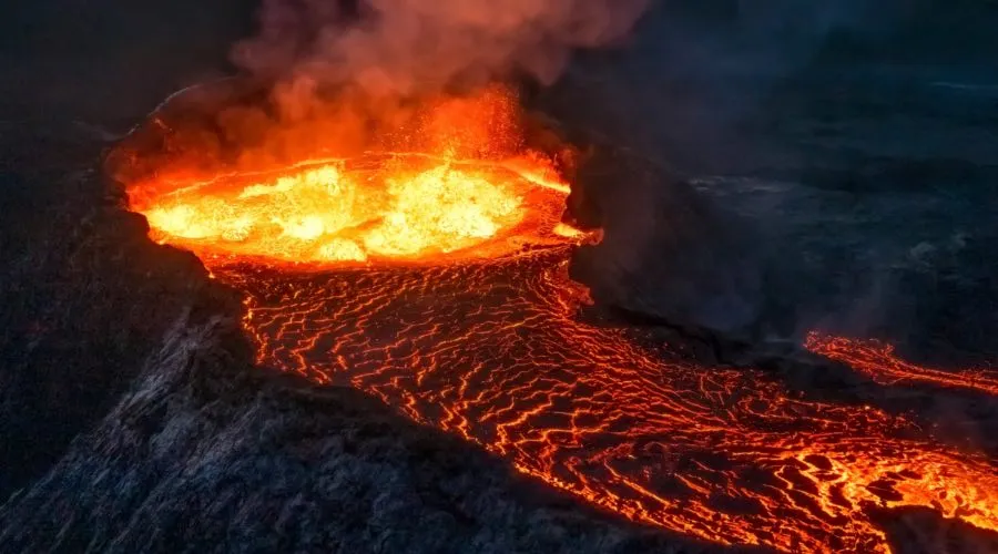 Imagen referencial / Volcán en erupción. Crédito: Nikolay Zaborskikh / Shutterstock.?w=200&h=150