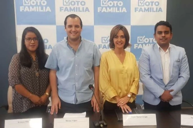 Exigen compromiso con vida y familia a candidatos a Presidencia y Asamblea de Ecuador