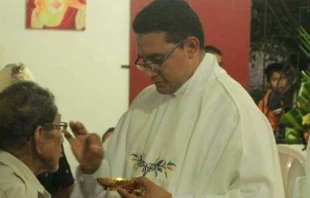 P. Walter Osmir Vu00e1squez Jimu00e9nez. Foto: Twitter / P. Simeu00f3n Reyes. 