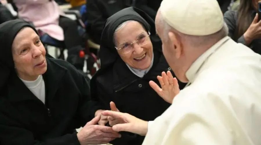Papa Francisco: El poder de intercesión de los monjes y las monjas es “oxígeno” para la Iglesia 