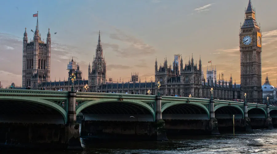 Puente de Westminster en Londres. Foto: Pixabay, dominio público?w=200&h=150