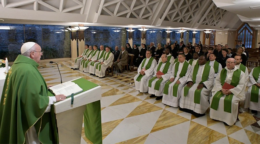 El Papa Francisco en la Misa en Casa Santa Marta. Foto: Vatican Media?w=200&h=150