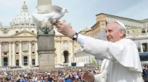 El Papa Francisco durante un acto por la paz. Foto: L'Osservatore Romano