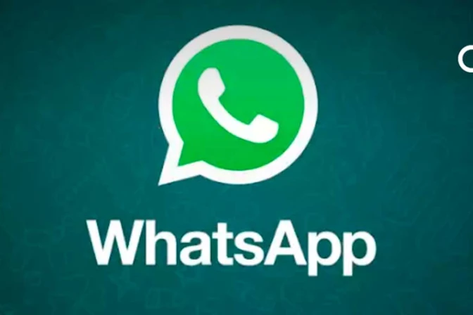 Obispo abre cuenta en Whatsapp para estar más cerca de sus fieles