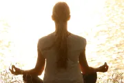 Existen peligros ocultos al practicar yoga, asegura bloguera católica