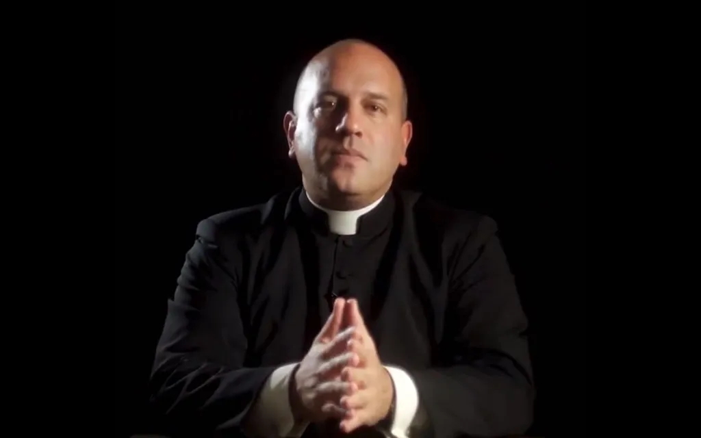 El sacerdote Matthieu Raffray recuerda que el sexo homosexual es pecado.?w=200&h=150