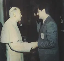 Juan Pablo II y Alejandro Bermúdez, director de ACI Prensa
