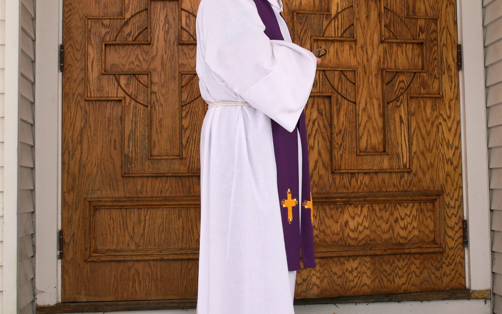 Imagen referencial de un sacerdote católico.?w=200&h=150