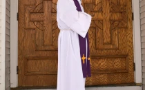 Imagen referencial de un sacerdote católico.