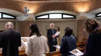 Encuentro de víctimas de abusos en la Conferencia Episcopal italiana. Crédito: CEI