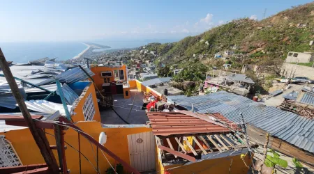Comunidad en Acapulco azotada por el huracán Otis